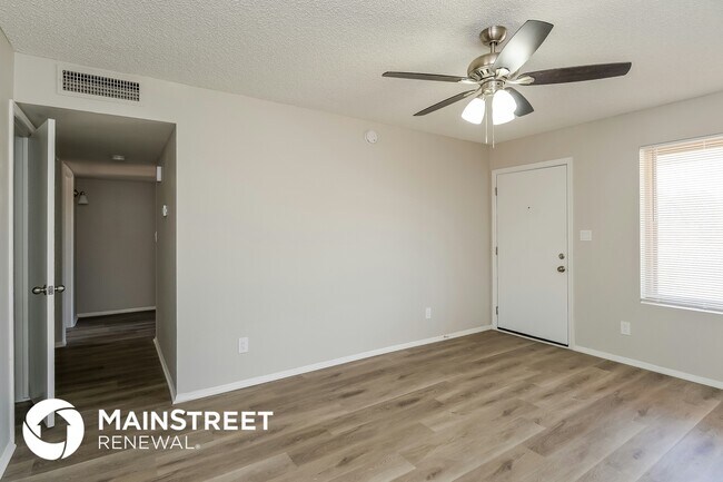 Photo - 2249 E Gable Ave