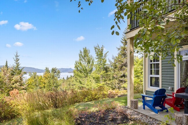 Photo - 235 Chem. des Quatre-Sommets Unit 5