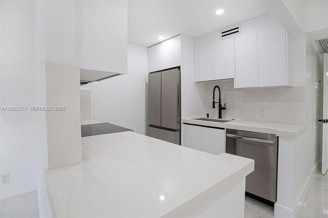 Photo - 13250 SW 7th Ct Unidad 204L