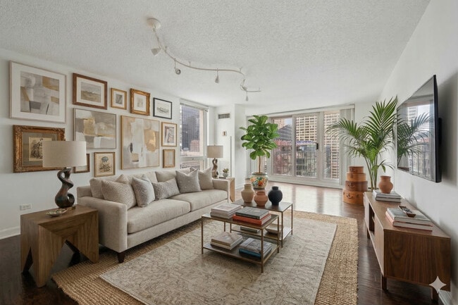 Photo - 200 N Dearborn St Unidad 2502