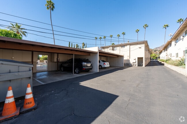 Parking Lot - Villa Nido