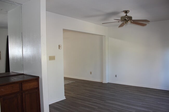 Photo - 409 Westwood Dr