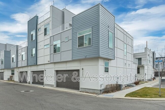 Building Photo - 3586 S Xenon Dr