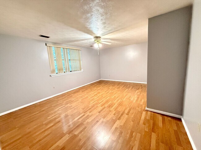 Photo - 215 S Eaton St Unit 215 S Eaton Street 2R