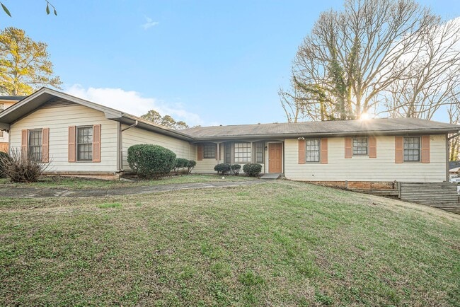 Building Photo - 5 Bedroom Large Ranch with Finished Basement