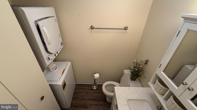 Photo - 17 E Front St Apartment Unit 200