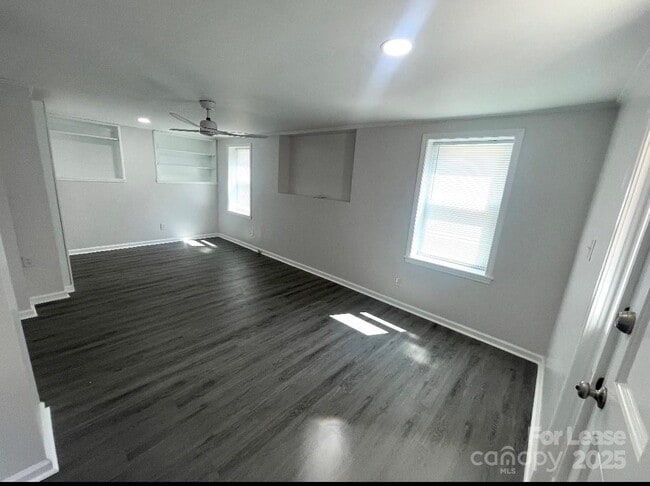 Photo - 124 Bridges Cir