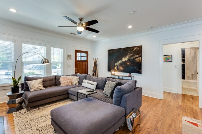 Photo - 625 Moreland Ave SE