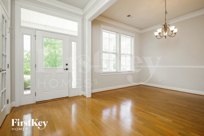 Photo - 228 Silverwood Ln