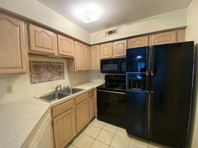 Photo - 1811 Central Blvd Unit #3