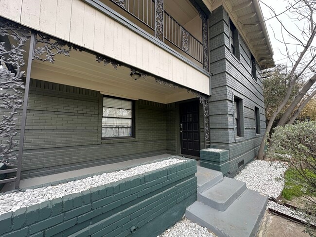 Photo - 4815 Live Oak St