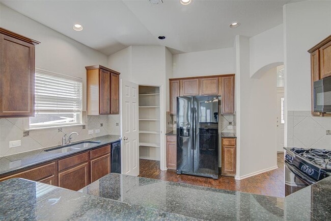 Photo - 1610 Greenside Dr