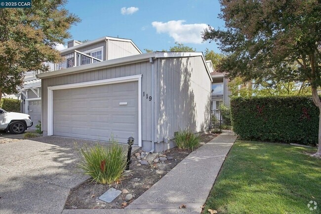 Building Photo - 119 Cypress Point Way Rental