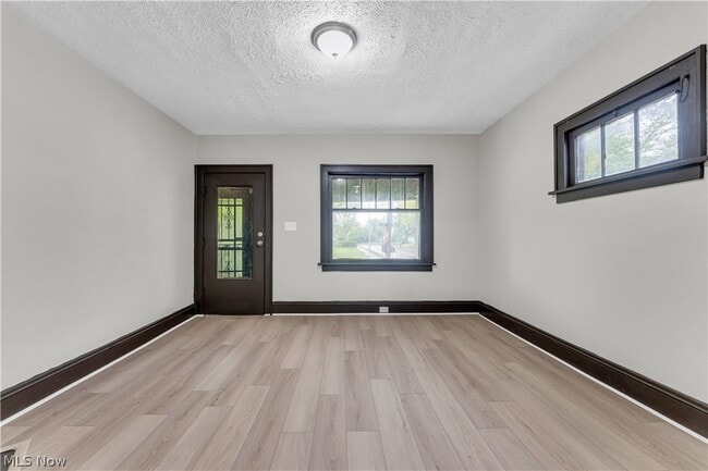 Photo - 1144 E 145th St Unit 2/Left