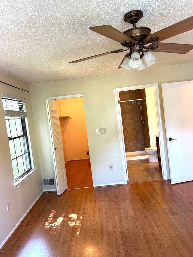 Photo - 102 Woodward Ln Unit 102 Woodward Lane