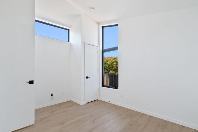 Photo - 1570 7th Ave