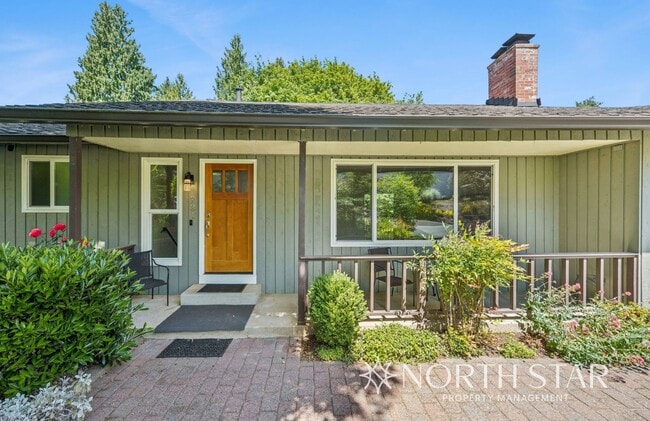 Beautiful Lake Oswego Ranch Home in Red Fo... - Beautiful Lake Oswego Ranch Home in Red Fo...