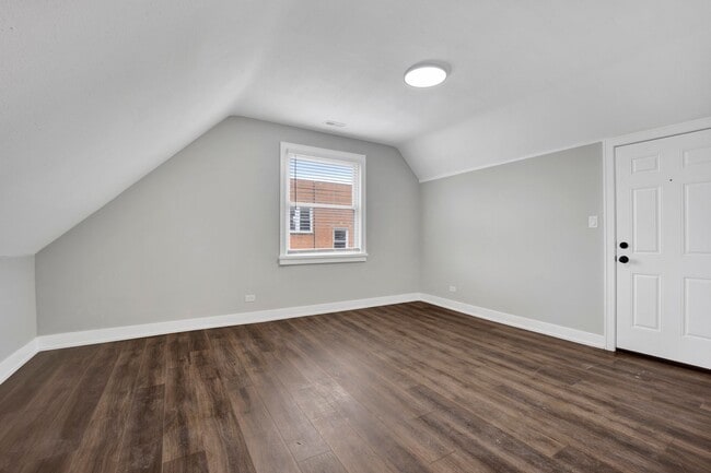 Photo - 3040 W Medill Ave Apartment Unit 3040 W. Medill Ave #3