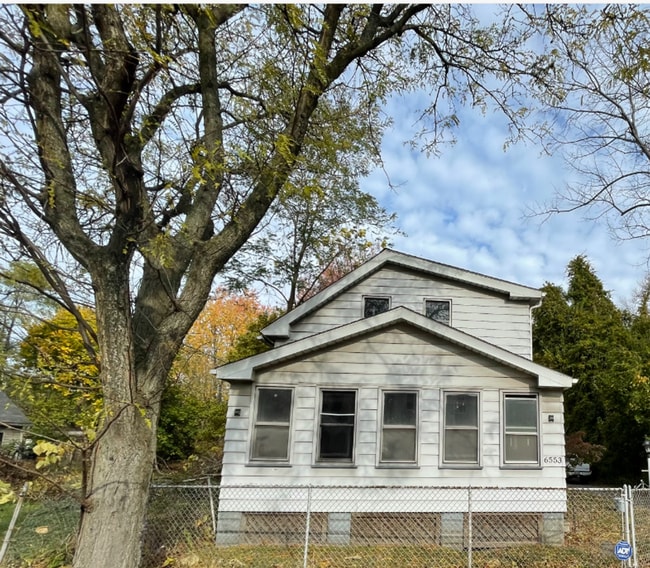 Building Photo - SECTION 8 and EDEN ACCEPTED!! Spacious New...