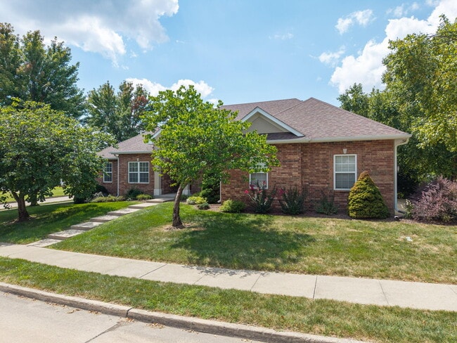 1900 Muirfield Dr