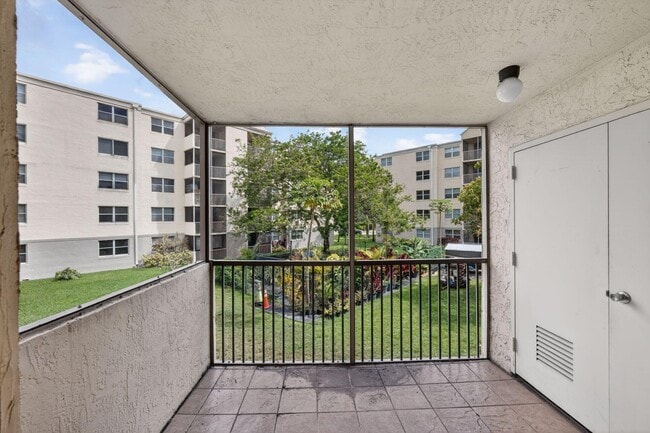 Photo - 8353 Lake Dr Unit 204