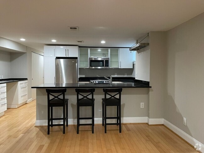 Building Photo - 721 E St NE Unit 1 Rental