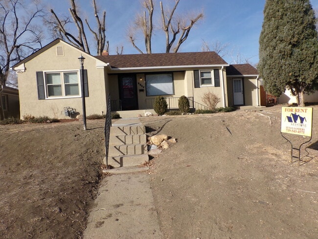 North side 3 Bedroom & 1 Bath Home w/ Carp... - North side 3 Bedroom & 1 Bath Home w/ Carp...