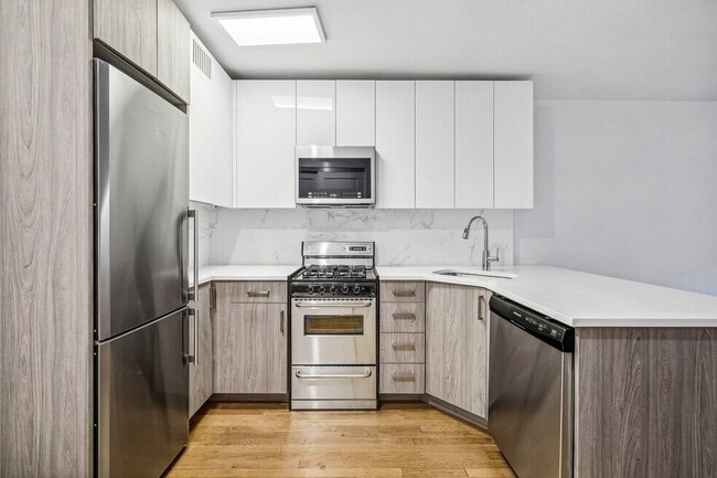 Building Photo - Park Towers South Rental