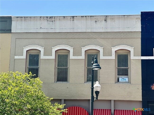 Building Photo - 140 E San Antonio St Unit 5