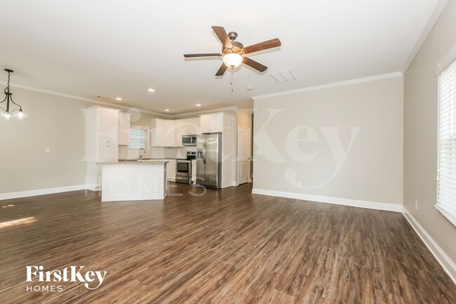 22F E Newnan Rd