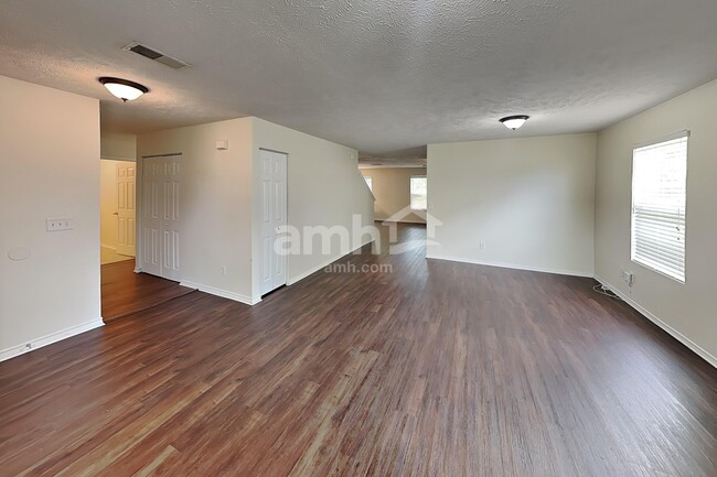 Photo - 2651 Sutherland Dr