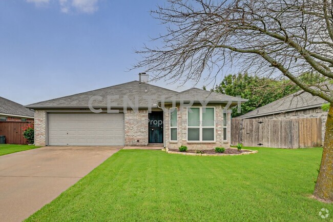 Building Photo - Well Maintained and Tastefully Updated 3/2... Rental
