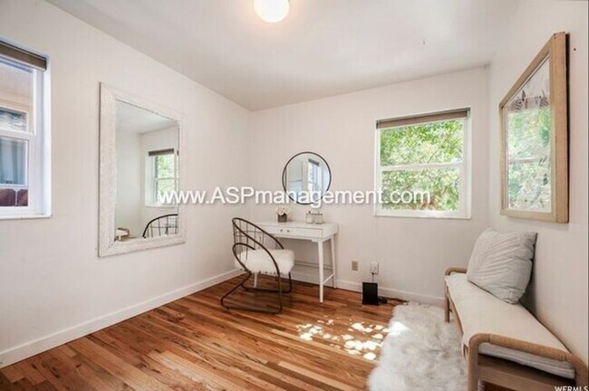 Photo - Harvard/Yale 3 bed 2 bath Brick home