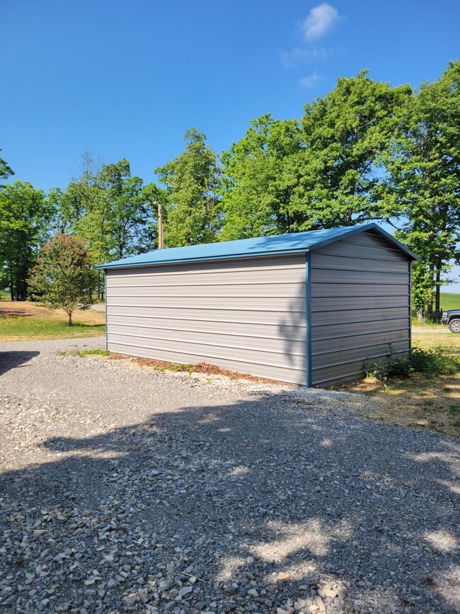 Photo - 115 W Everett St