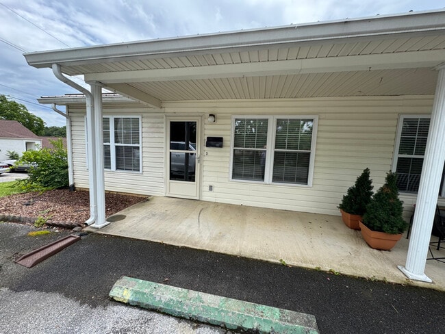 Photo - 113 Nanci Ln Unit Apt. #1