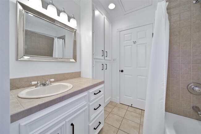 Photo - 520 W 15th St