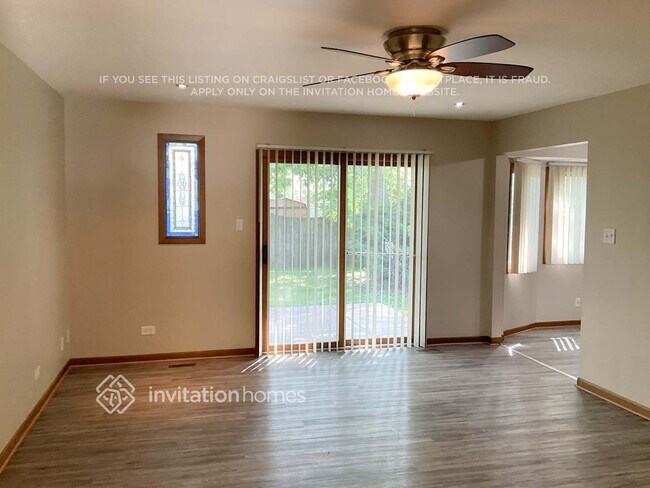 Photo - 15515 Long Ave