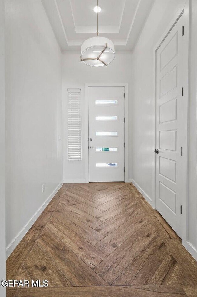 Photo - 717 Chatham Pl