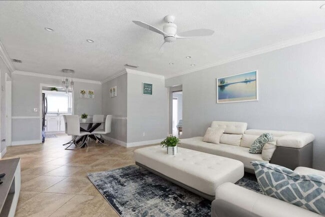 Photo - 337 Balsam St
