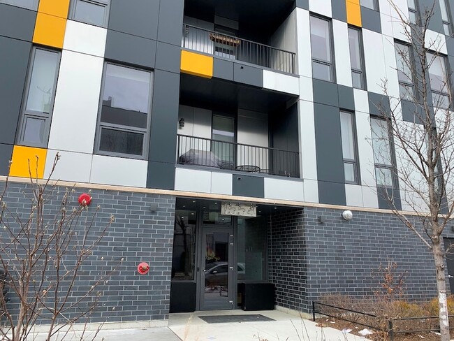 Building Photo - 1554 N Talman Ave Unit 602 Rental