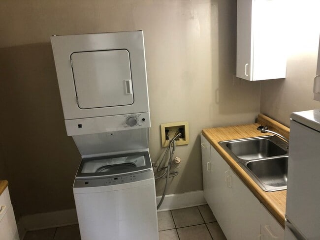 Building Photo - 1442 Vance Ave Unit 1442 Vance Rental