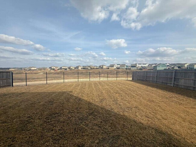 Photo - 7321 Grenadine Bloom Bnd