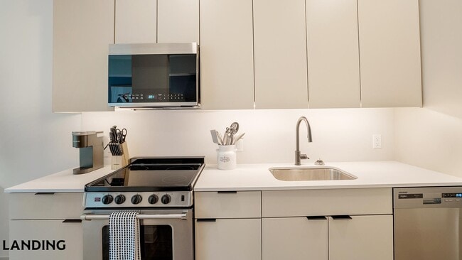 1529 N Fremont St Unit 217