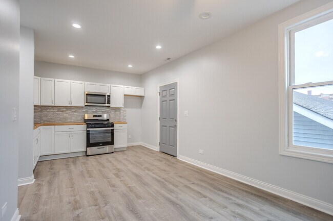 Photo - 1013 W 18th Pl Unit 2R