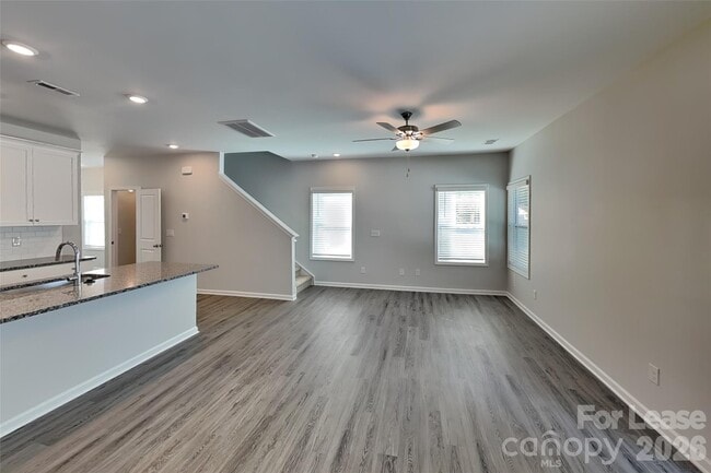 6013 Dutton Dr