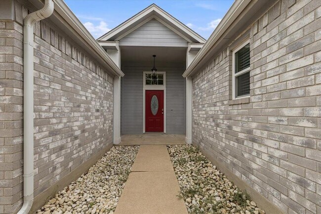 Photo - 206 Evergreen Cir
