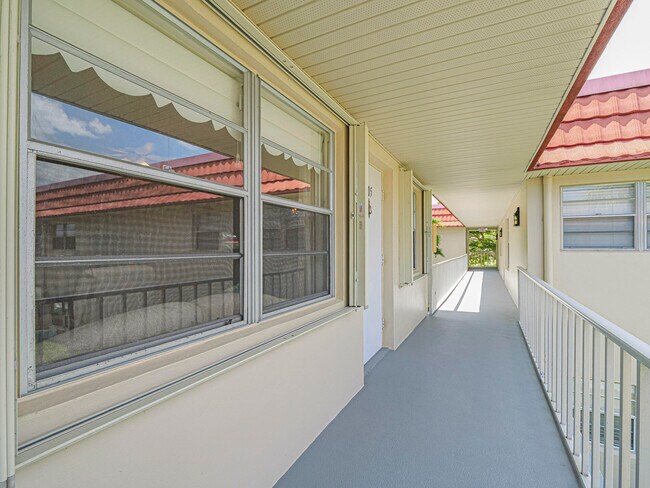 41 Woodland Dr Unit 205