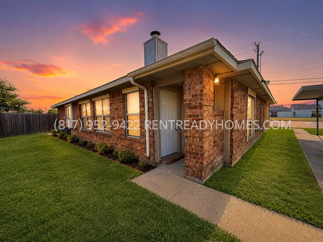 Building Photo - 9902 Plainfield Dr