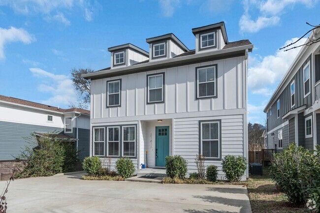 Building Photo - 3 Bedroom/3.5 Bath Home in East Nashville....