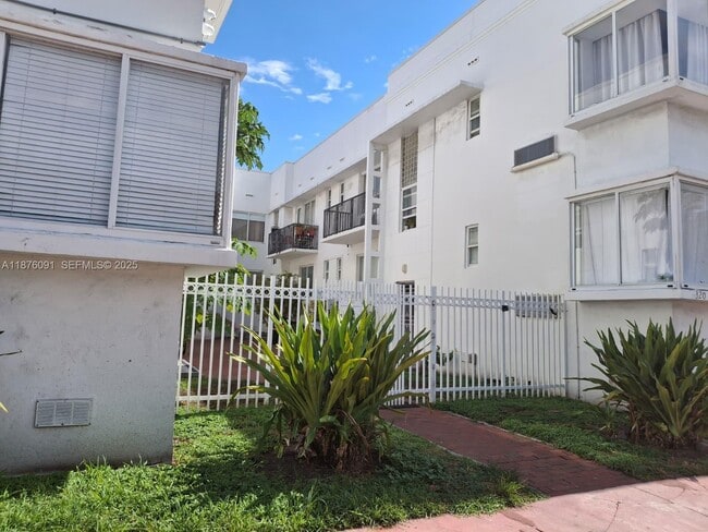 Building Photo - 320 80th St Unit 10